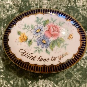 Avon “With love to you” Mother’s Day 1986 trinket box